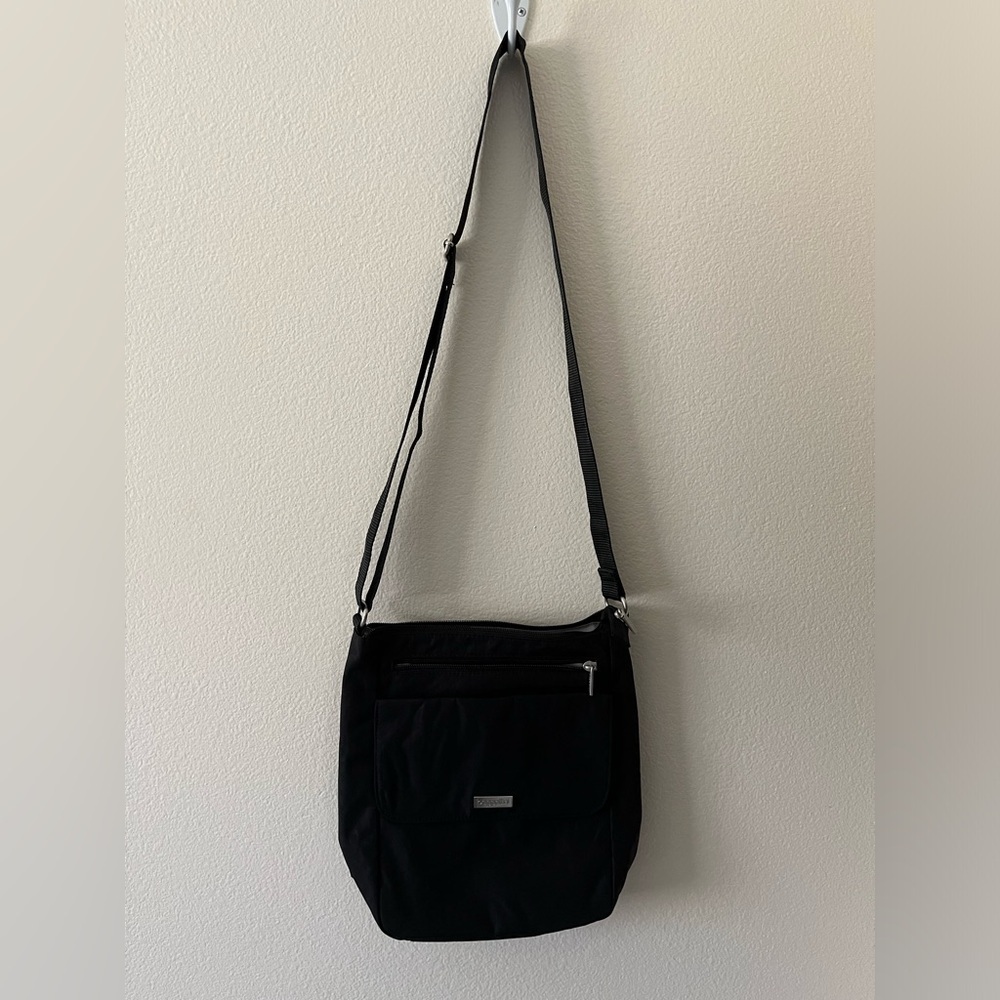 Baggallini Black Crossbody Excellent Preowned Condition